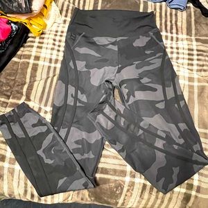 Better Bodies camo high tights